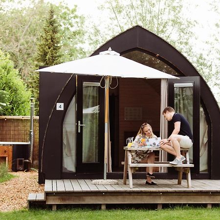 Pod Huisje Met Hottub Dokkum Exterior foto